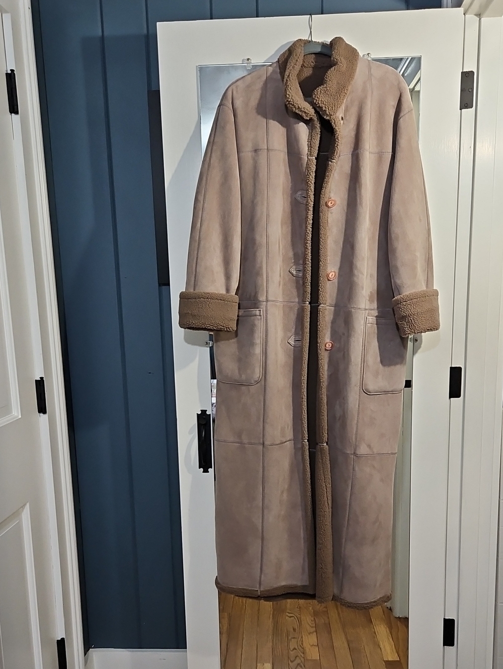 Long Shearling Coat - Cafe Snowtop